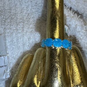 Dazzling Blue Women's Ring in Silver Setting